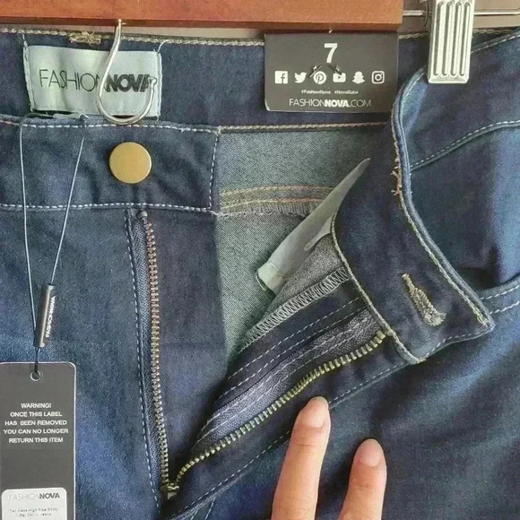 Brand New! FASHIONNOVA Women's Skinny Jeans Dark Blue Size 7 Pockets Mid Rise - Picture 3 of 7